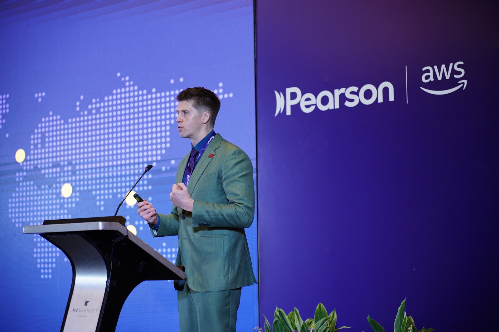 Dr Mike Perkins speaking at a Pearson and AWS event